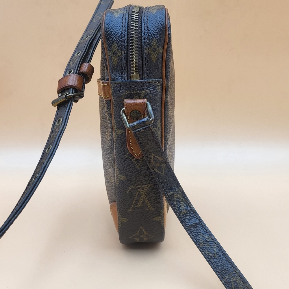 Louis Vuitton Danube Monogram Shoulder Crossbody Bag..authentic. !! - Picture 4 of 16